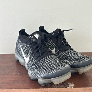 NIKE flyknit vapormax shoes